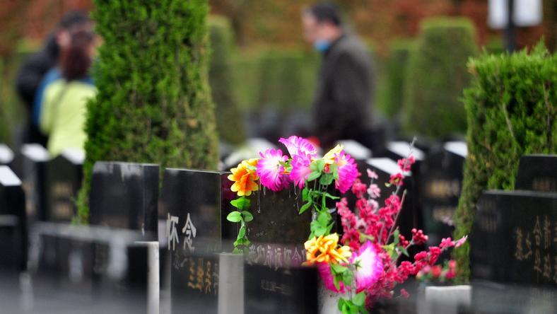 高端墓地单价超豪宅,“炒墓人”:倒卖墓地比炒房赚钱